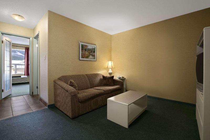 스위트, Super 8 By Wyndham Revelstoke Bc