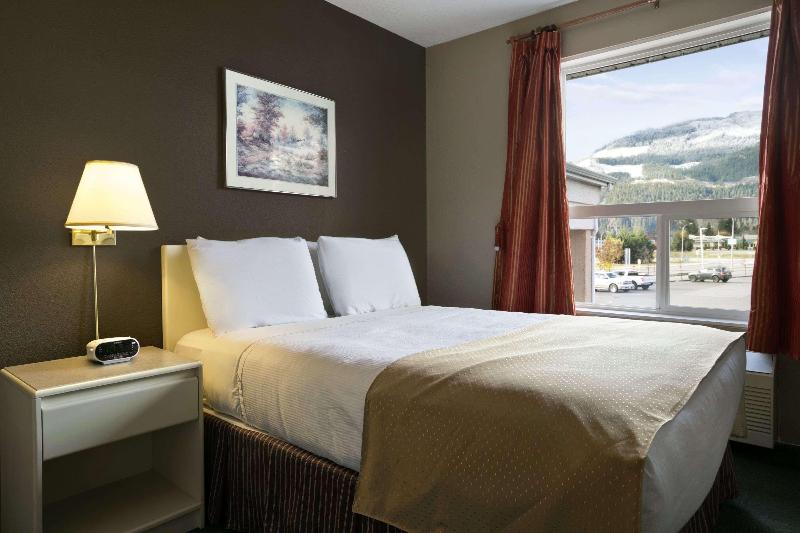 스위트, Super 8 By Wyndham Revelstoke Bc