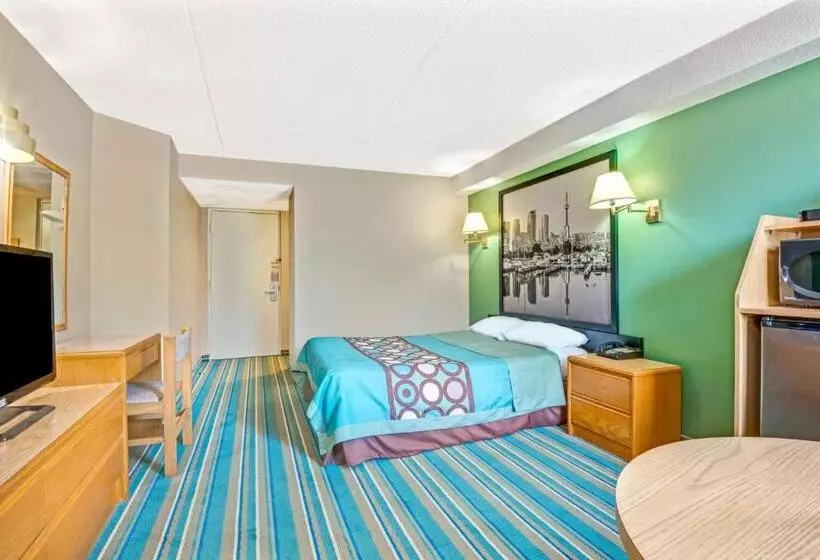 キングサイズベッドのスーペリアルーム, Super 8 By Wyndham Toronto East On