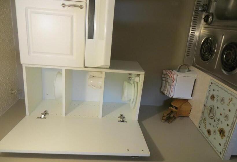 חדר דלוקס, Sunset Motel