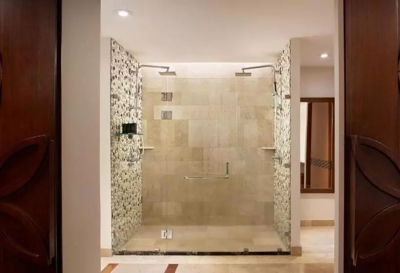キングサイズベッドのクラブルーム, The Westin Reserva Conchal, An All Inclusive Golf Resort & Spa