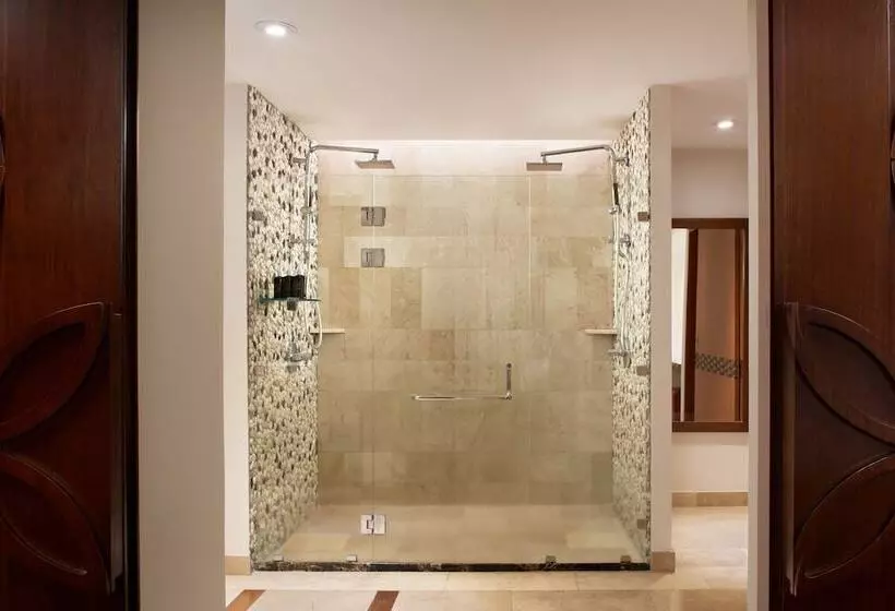 キングサイズベッドのクラブルーム, The Westin Reserva Conchal, An All Inclusive Golf Resort & Spa