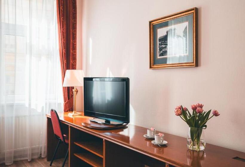 스탠다드 트리플 룸, Ariston Prague