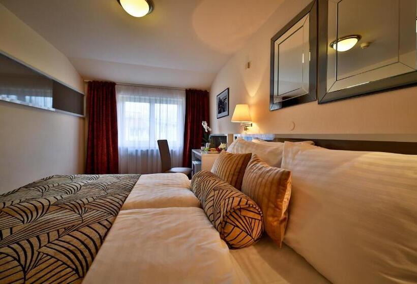 수피리어 룸, Ariston Prague