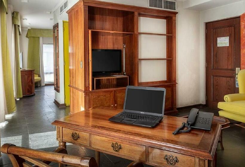 带大床的套房, Fundador