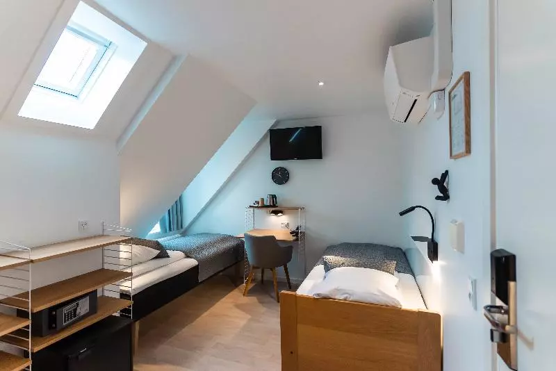 اتاق استاندارد سه نفره, Go Hotel Ansgar