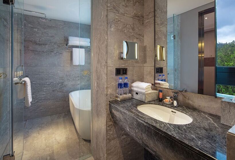 Номер Deluxe, Grand Bay Hotel Zhuhai