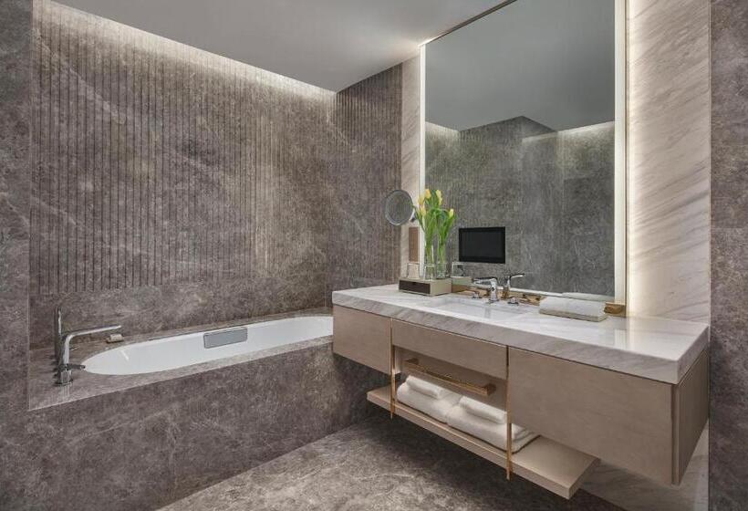 Люкс Повышенной Комфортности, Hyatt Regency Metropolitan Chongqing