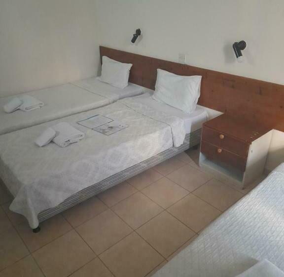 חדר סטנדרט לשלושה, San Remo