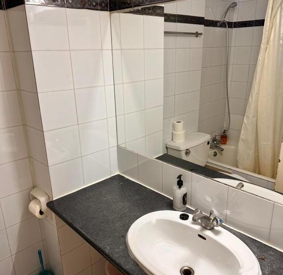 标准三人间, San Remo