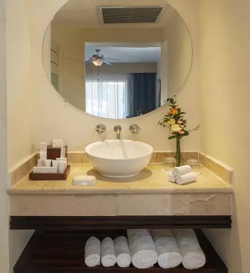 اتاق دلوکس با تخت کینگ و چشم‌انداز, Jewel Palm Beach