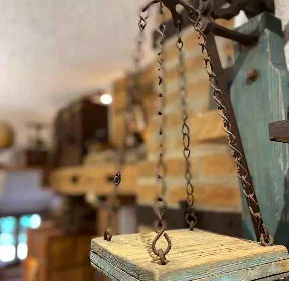 اتاق رمانتیک, Romantik Hotel U Raka