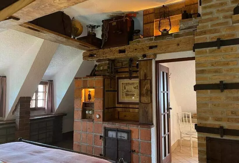 اتاق رمانتیک, Romantik Hotel U Raka
