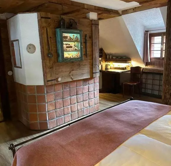 اتاق سوپریور, Romantik Hotel U Raka