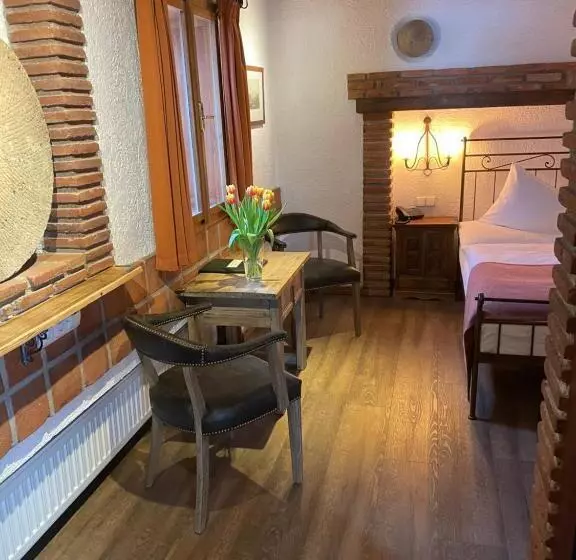 اتاق استاندارد, Romantik Hotel U Raka