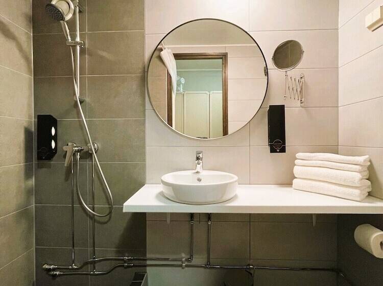 Superior room with lake view, Herttua Hotel And Spa