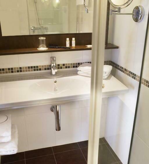 スタンダードルーム, Acropole