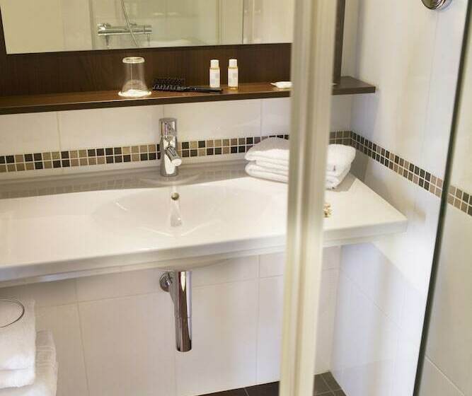 ファミリールーム, Acropole