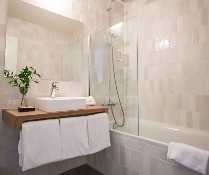 חדר משפחתי, Best Western Le Bois De La Marche