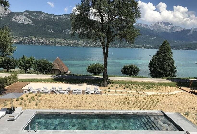 Quarto Estandar Vista Lago, Black Bass