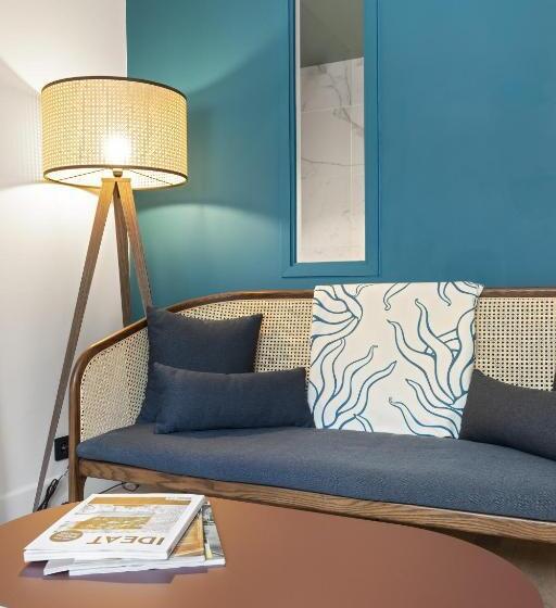 סוויטת ג'וניור םע נוף, Black Bass