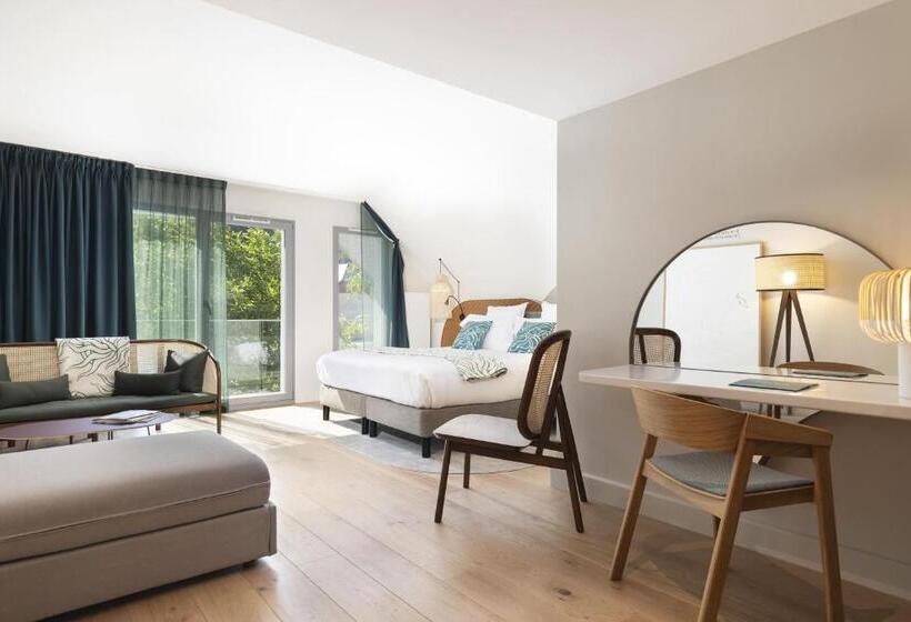 סוויטת ג'וניור םע נוף, Black Bass