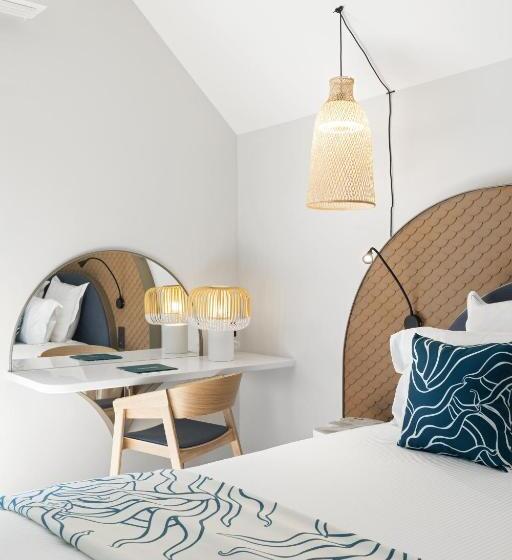 סוויטת ג'וניור נוף לאגם, Black Bass