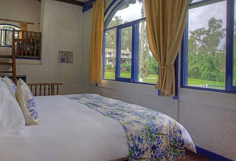 غرفة سوبيريور ثلاثية, Hostería Hacienda Pinsaqui