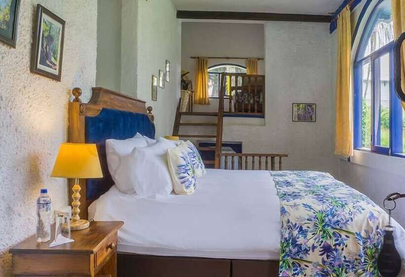 غرفة سوبيريور ثلاثية, Hostería Hacienda Pinsaqui