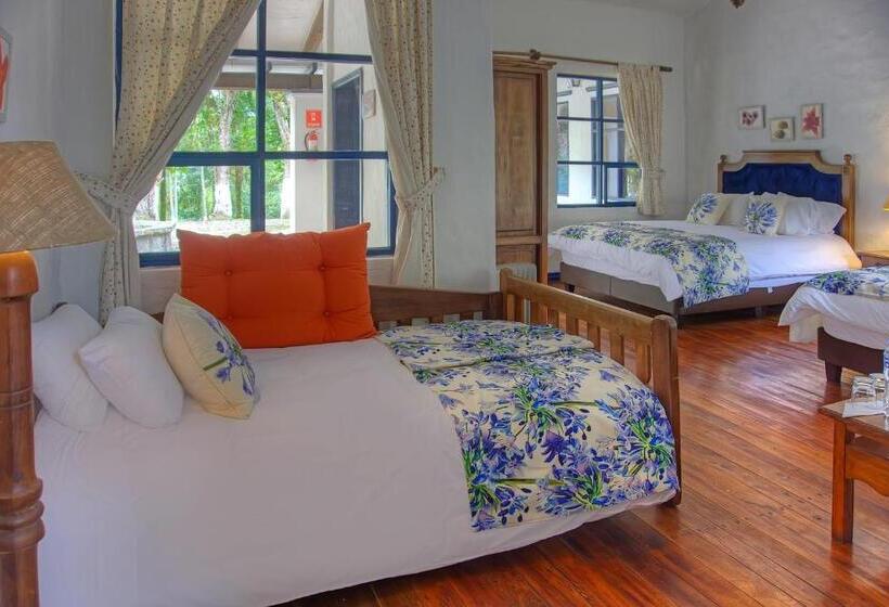 غرفة ديلوكس عائلية, Hostería Hacienda Pinsaqui