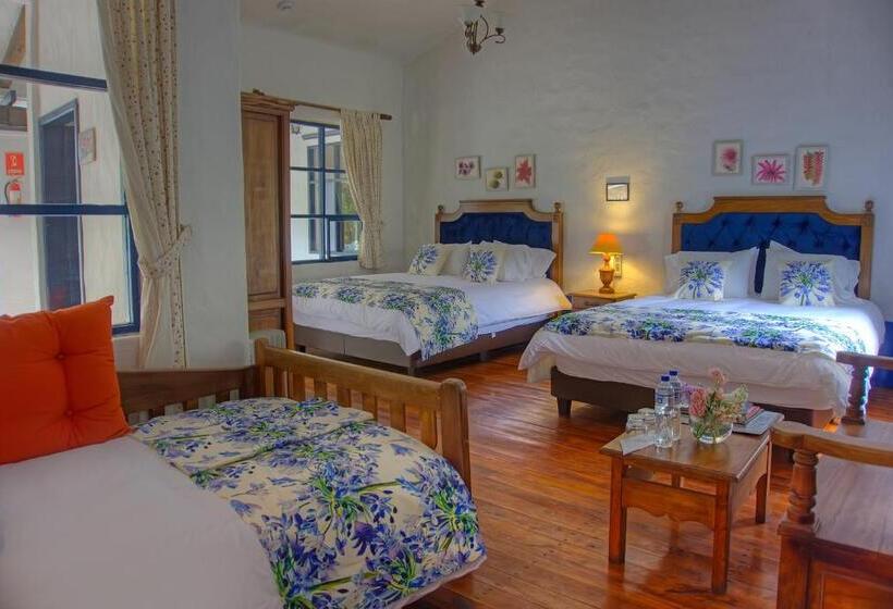 غرفة سوبيريور ثلاثية, Hostería Hacienda Pinsaqui