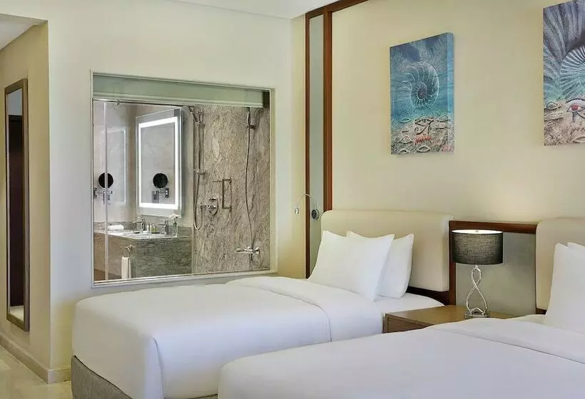 اتاق سوپریور با چشم‌انداز, Hilton Hurghada Plaza