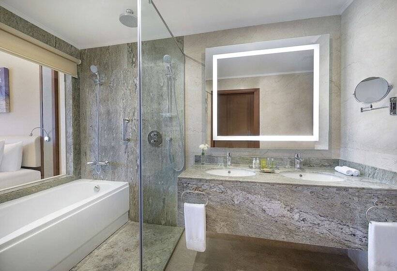 اتاق سوپریور با چشم‌انداز, Hilton Hurghada Plaza