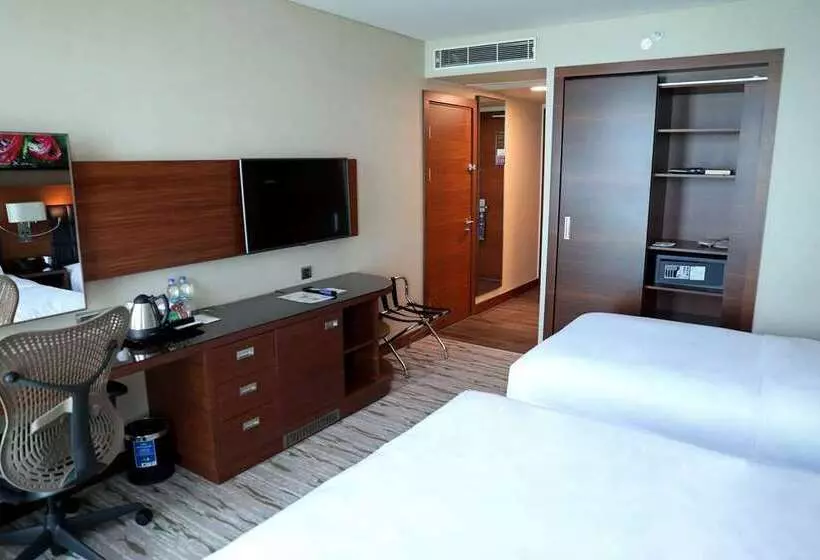 اتاق استاندارد با تخت بزرگ, Hilton Hurghada Plaza