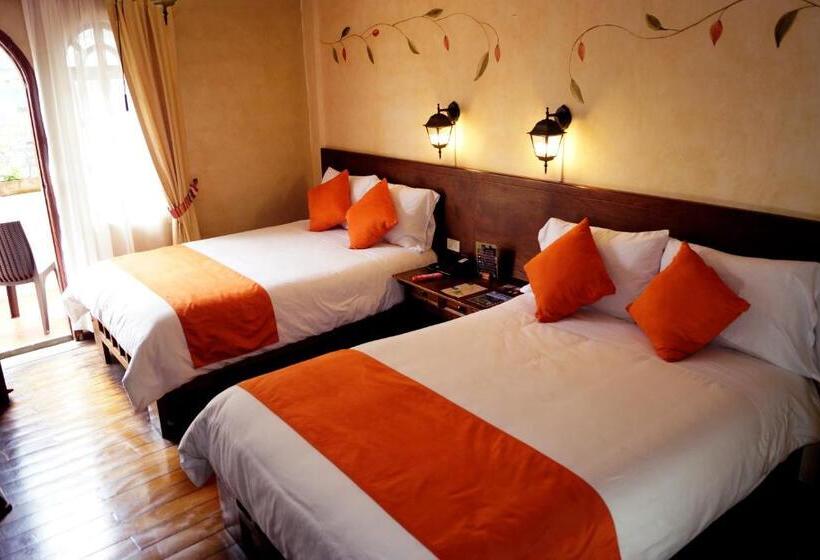 Classic room with balcony, Kitu