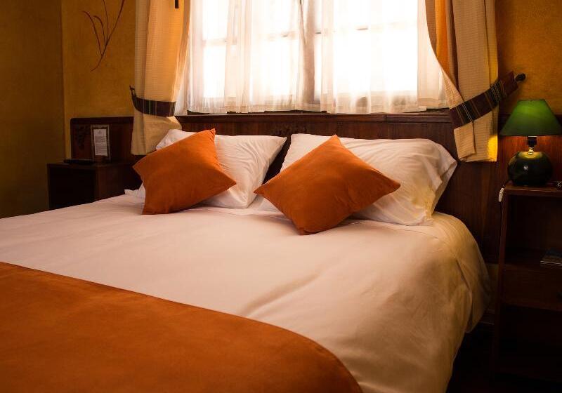 Standard Single Room, Kitu
