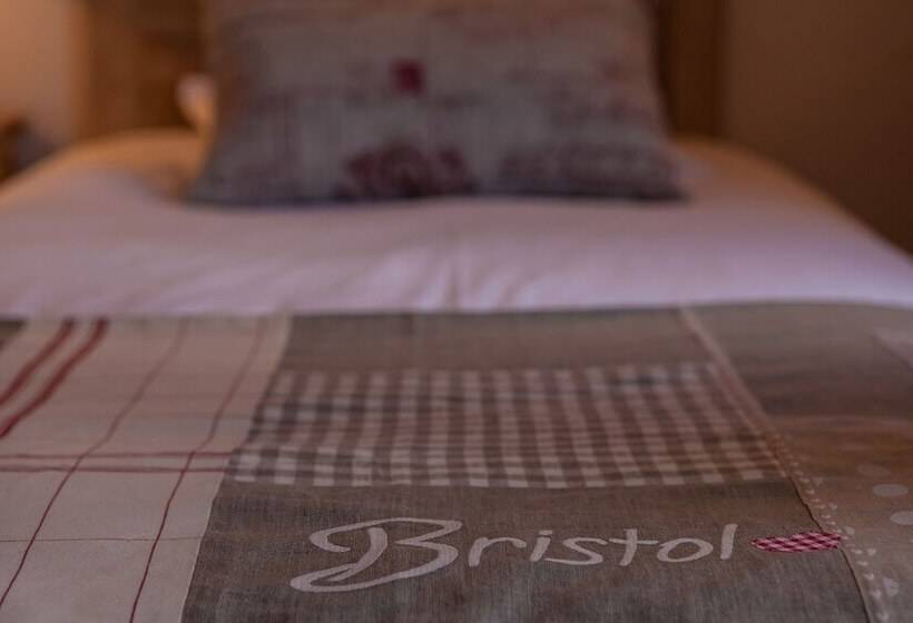 4인용 스탠다드 룸, Brit Hotel Bristol Montbéliard Centre