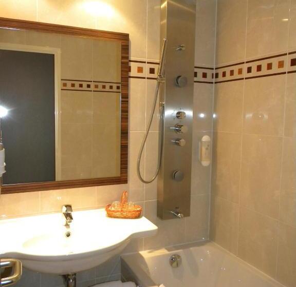 スーペリアールーム, Champerret Elysees