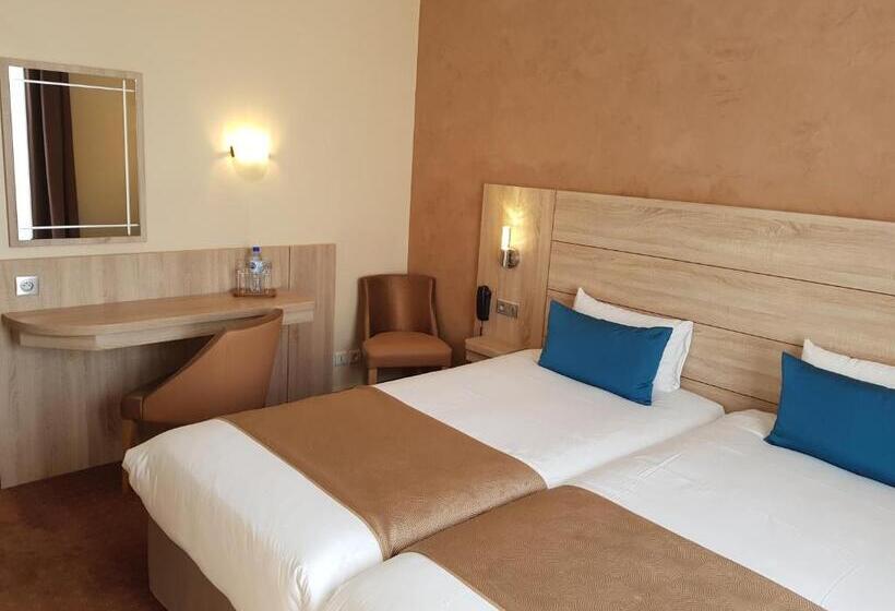 スタンダードルーム, Champerret Elysees