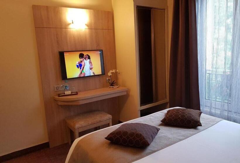 エコノミーシングルルーム, Champerret Elysees