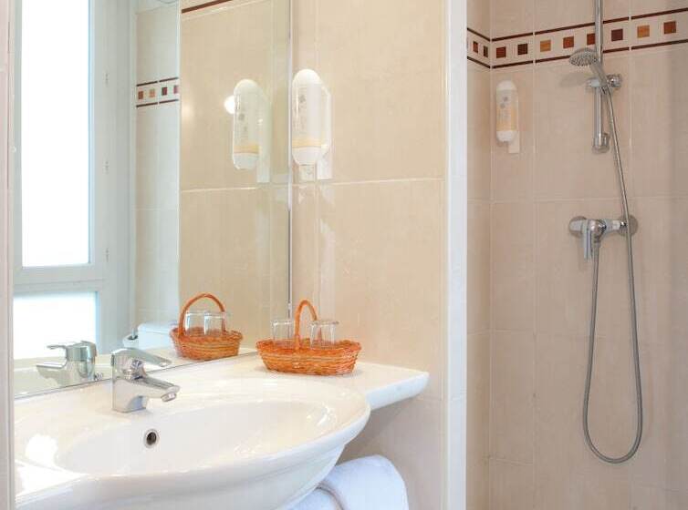 スタンダードルーム, Champerret Elysees