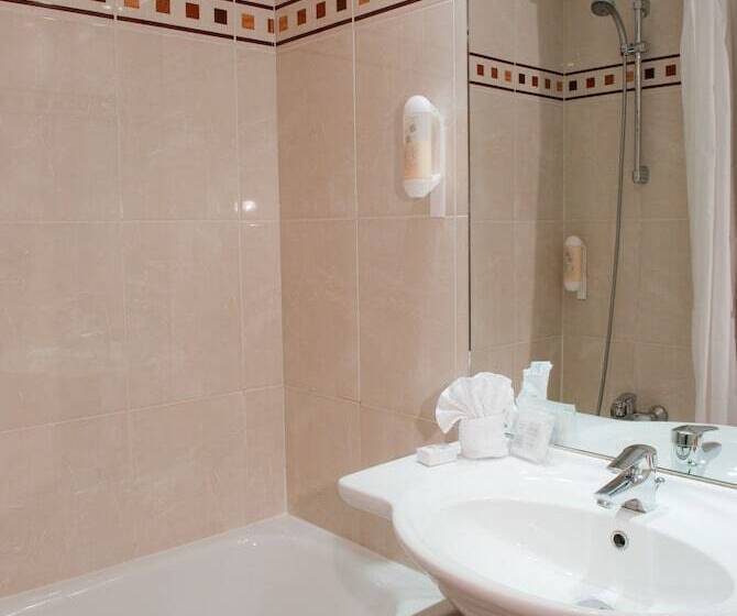 スーペリアールーム, Champerret Elysees