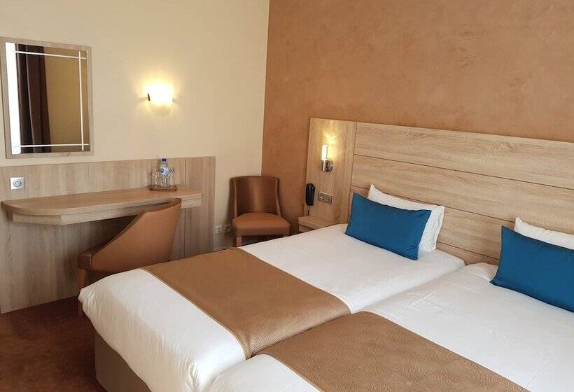 スタンダードルーム, Champerret Elysees