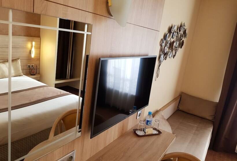 スーペリアールーム, Champerret Elysees