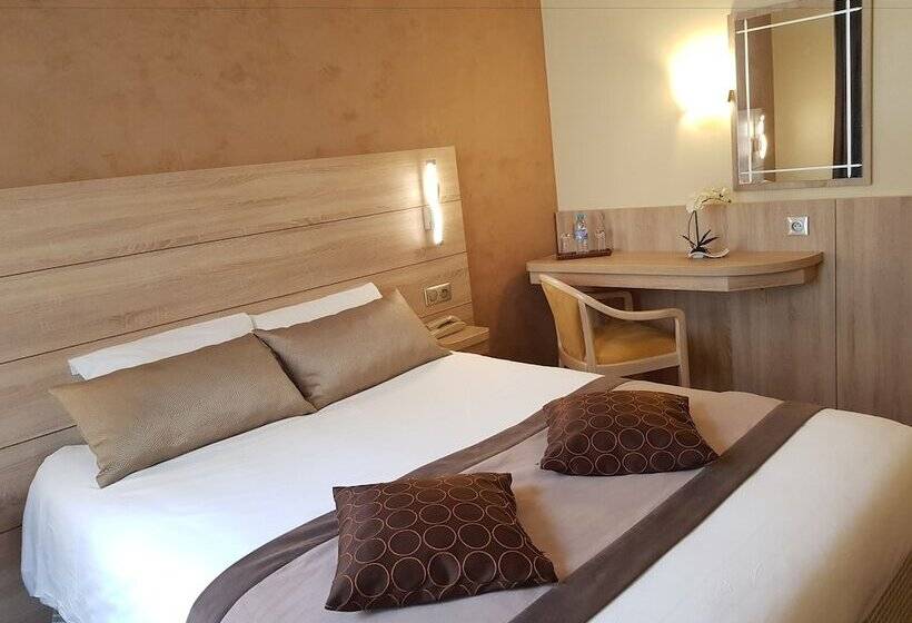 スーペリアールーム, Champerret Elysees