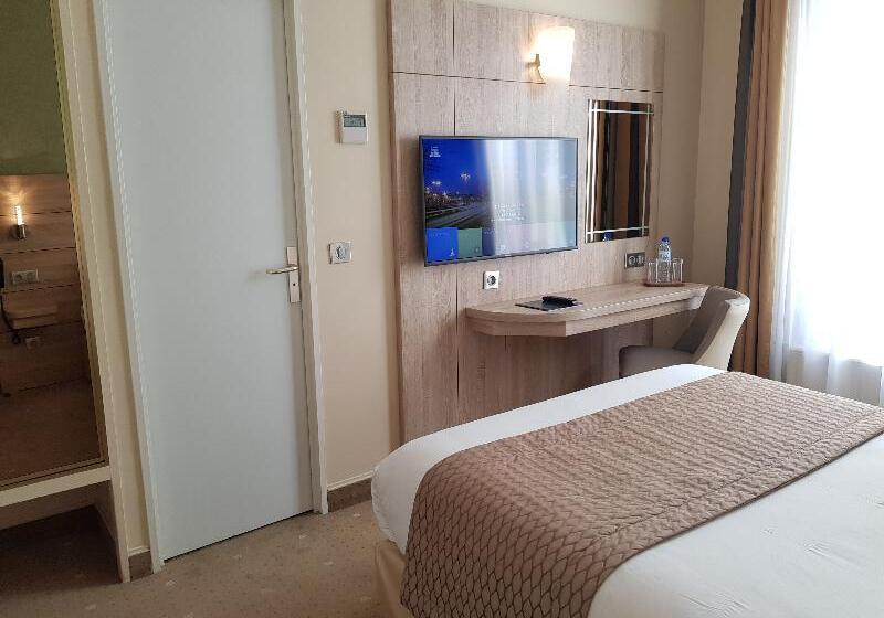 スタンダードルーム, Champerret Elysees