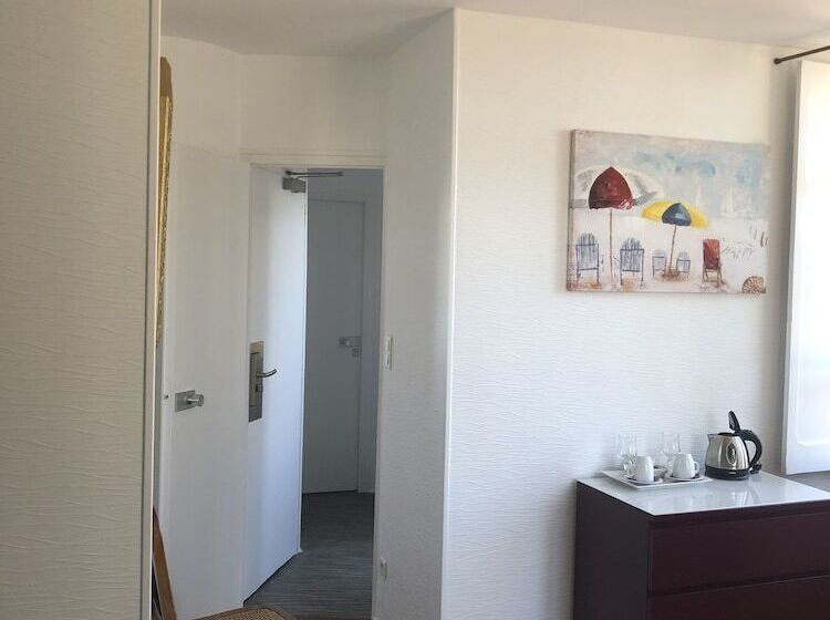 수피리어 룸, Elizabeth   Intra Muros