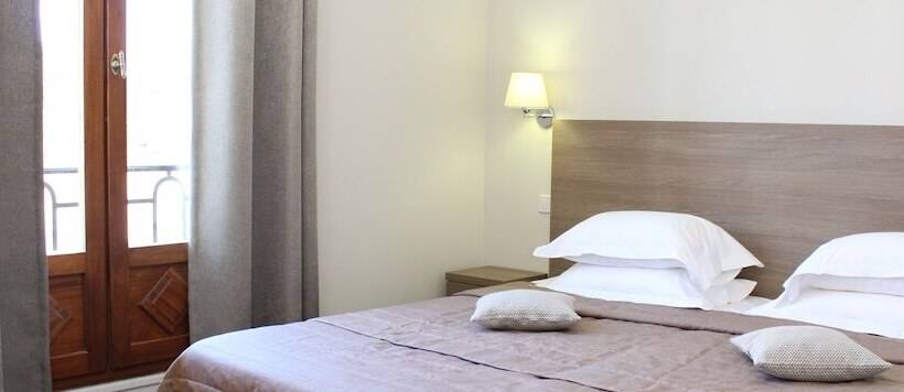 Comfort room with balcony, Grand