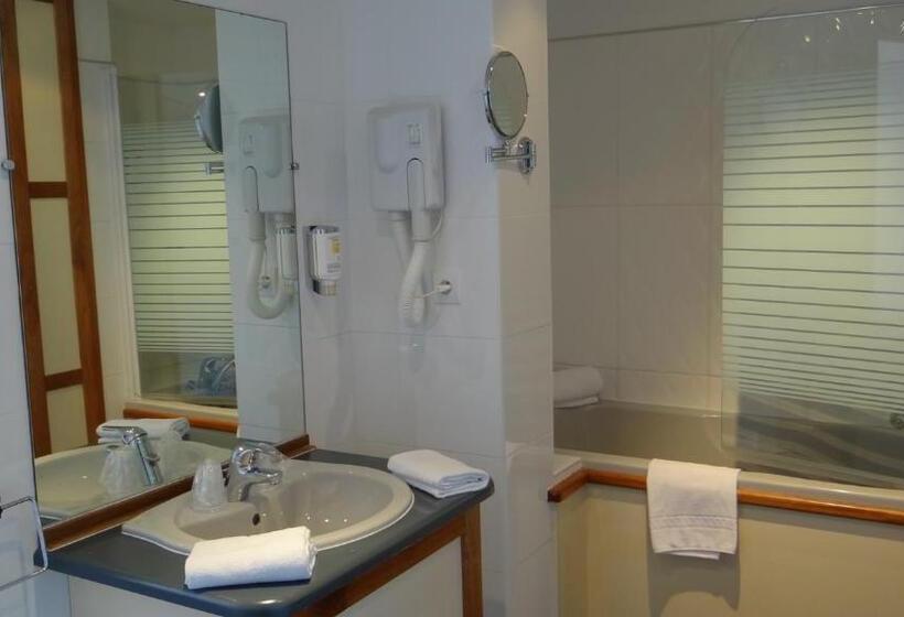 Comfort room with balcony, Grand