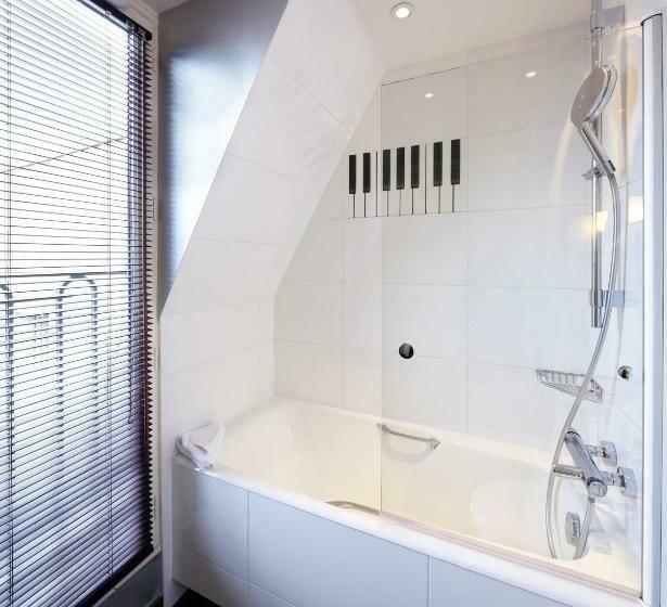 スーペリアールーム, Du Triangle D Or